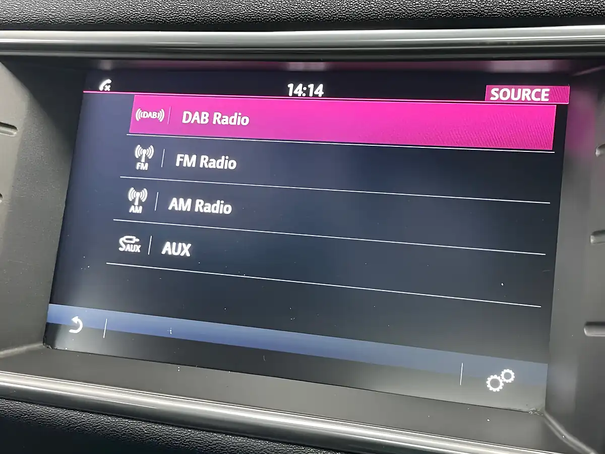 Used 2018 Land Rover Range Rover Evoque Landmark Silver - Interior and Exterior details 19