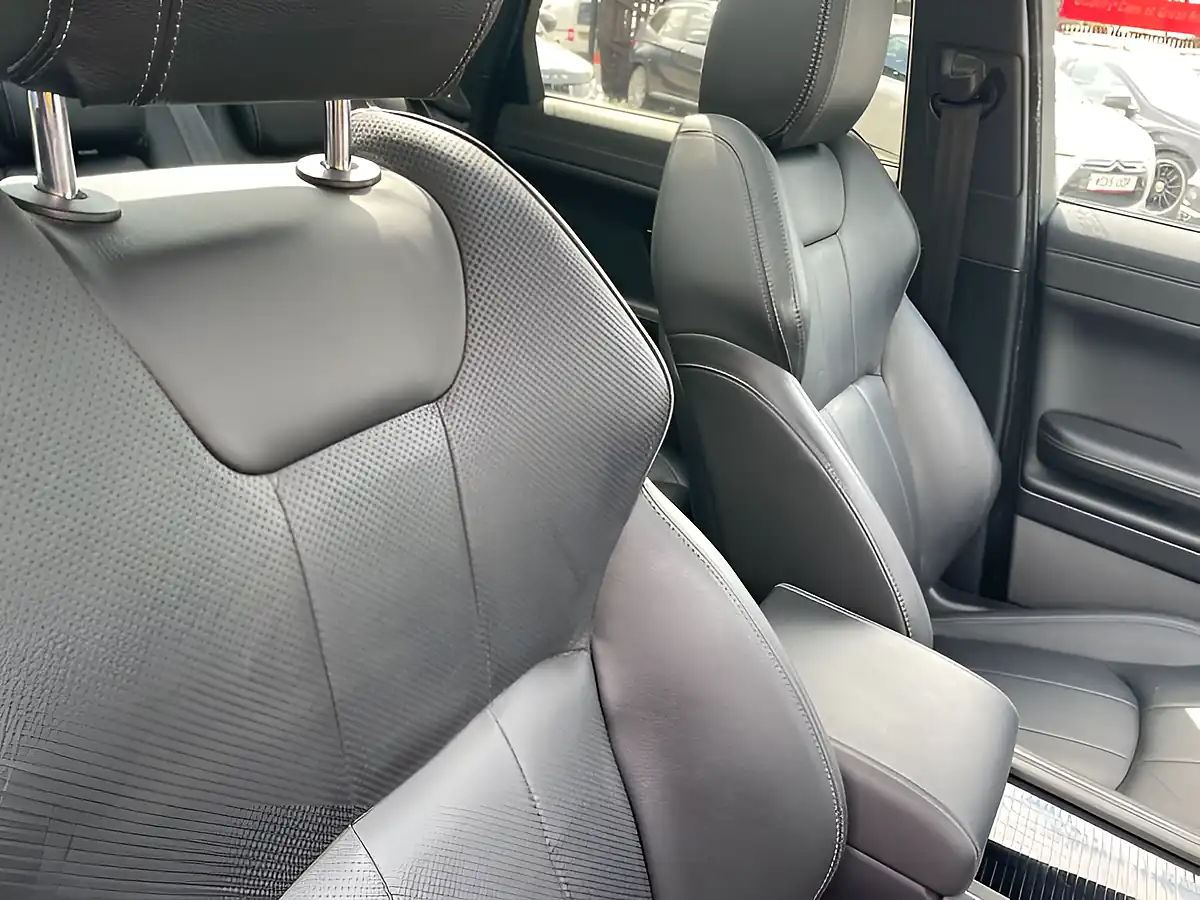 Used 2018 Land Rover Range Rover Evoque Landmark Silver - Interior and Exterior details 14