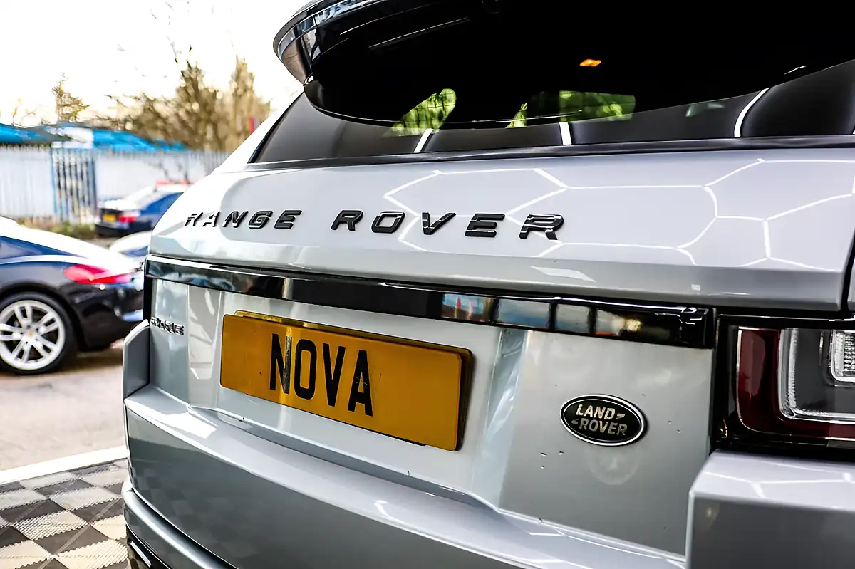 Used 2018 Land Rover Range Rover Evoque Landmark Silver - Interior and Exterior details 13