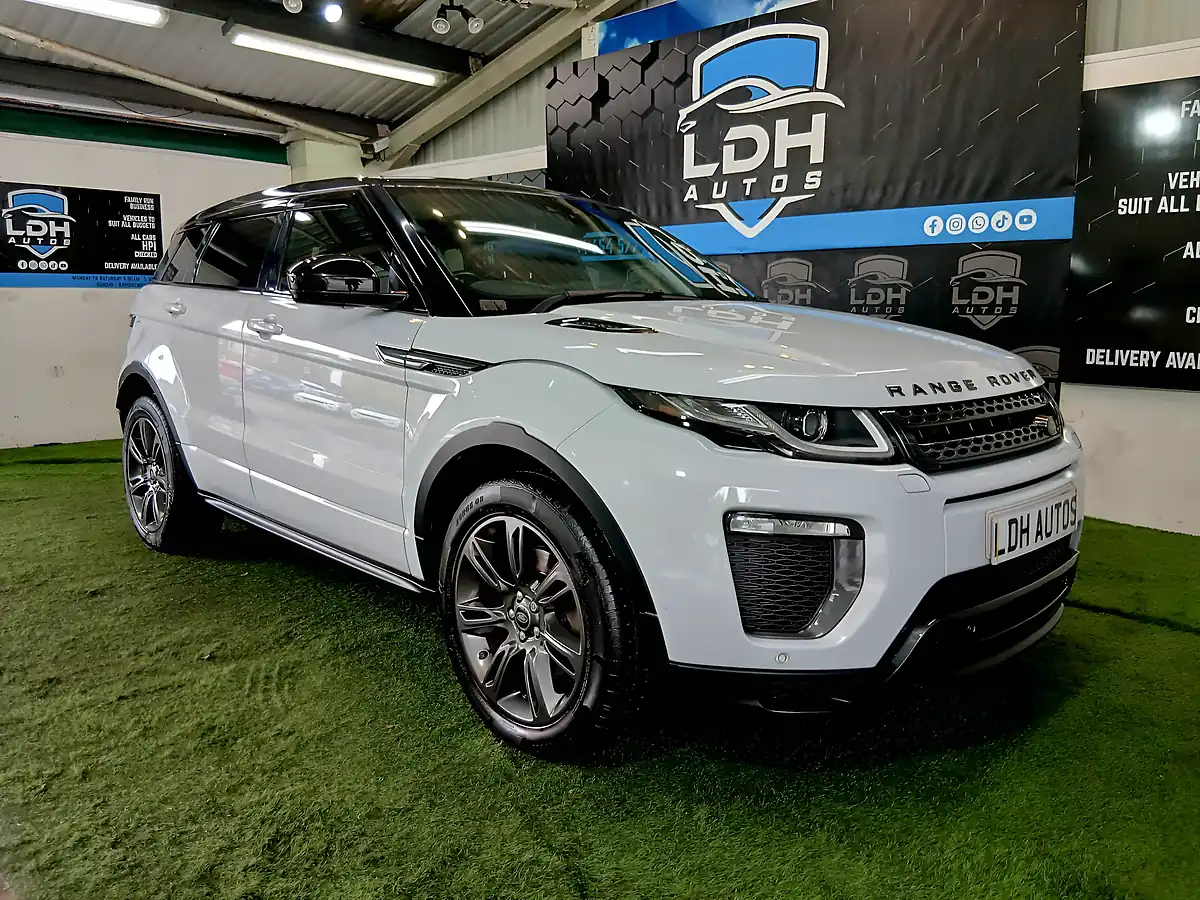 Used 2018 Land Rover Range Rover Evoque Landmark White - Front View
