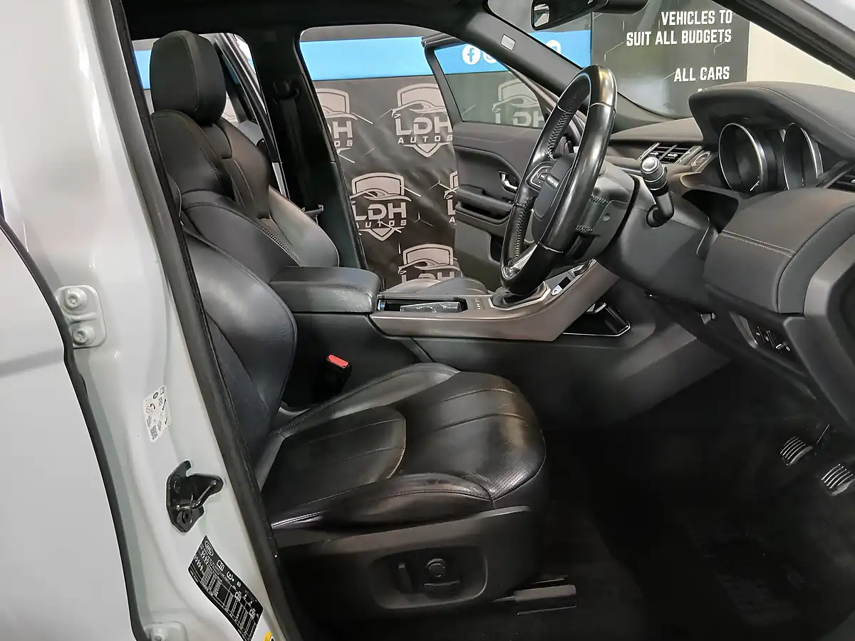 Used 2018 Land Rover Range Rover Evoque Landmark White - Interior and Exterior details 8
