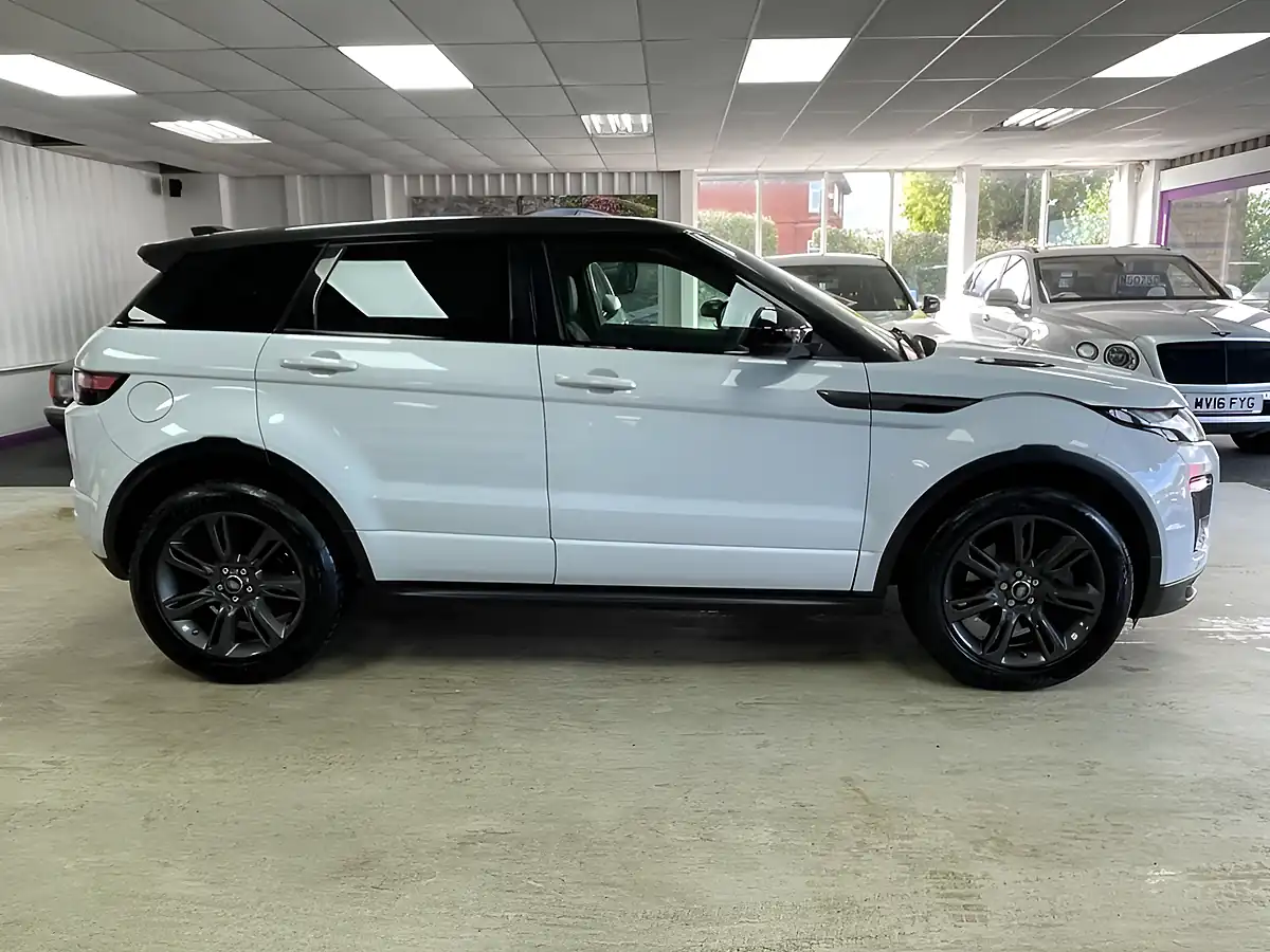 Used 2018 Land Rover Range Rover Evoque Landmark White - Interior and Exterior details 10