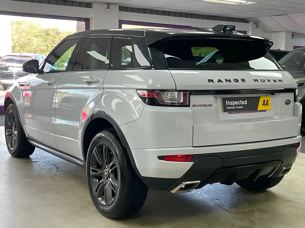Used 2018 Land Rover Range Rover Evoque Landmark White - Interior and Exterior details 9