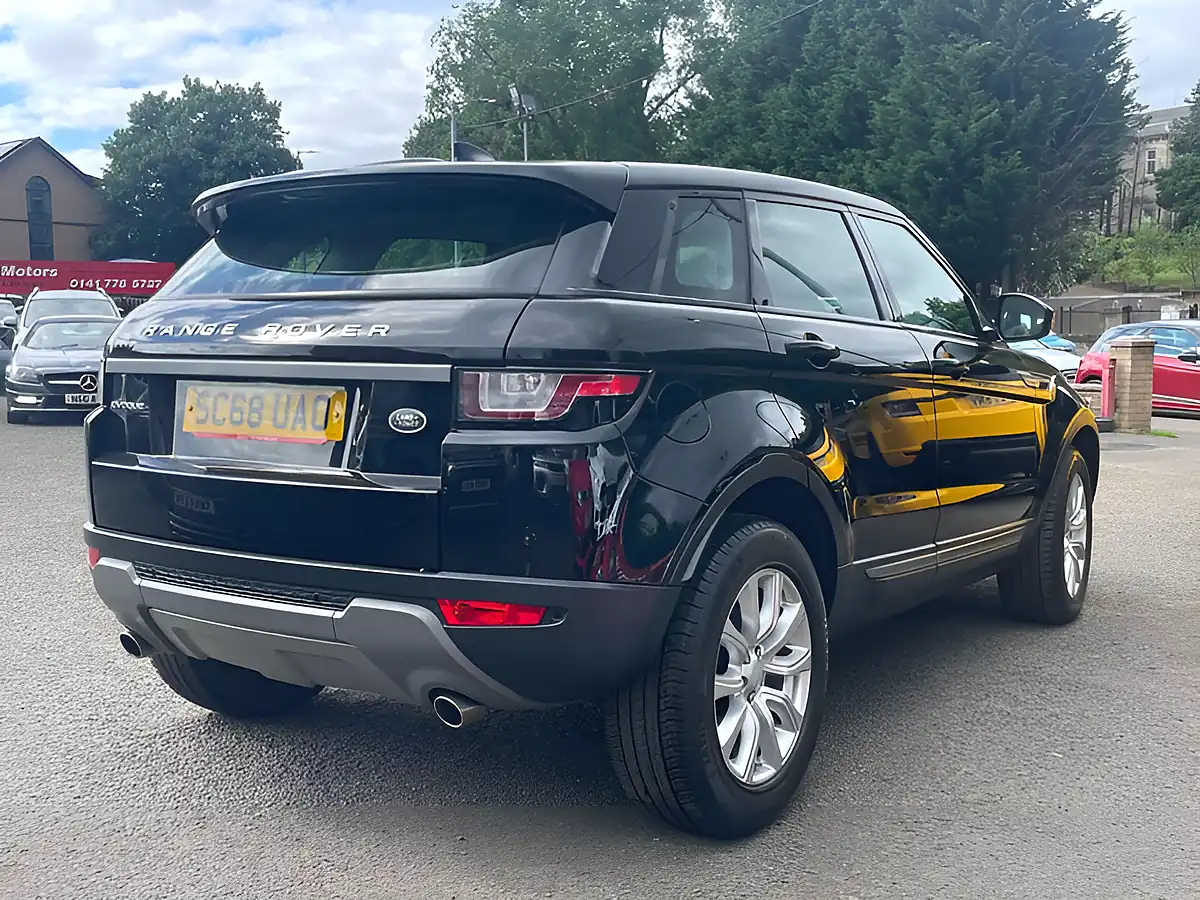 Used 2018 Land Rover Range Rover Evoque Se Black - Interior and Exterior details 10