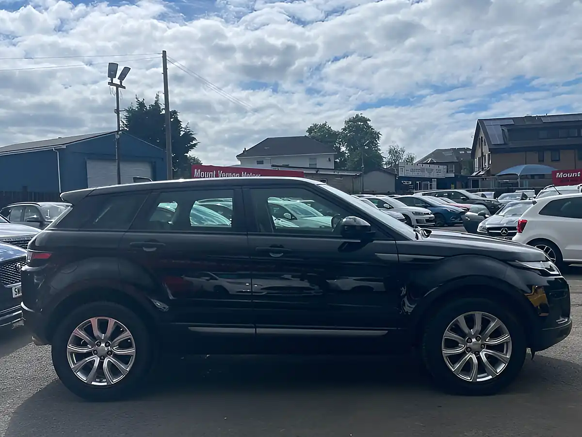 Used 2018 Land Rover Range Rover Evoque Se Black - Interior and Exterior details 12