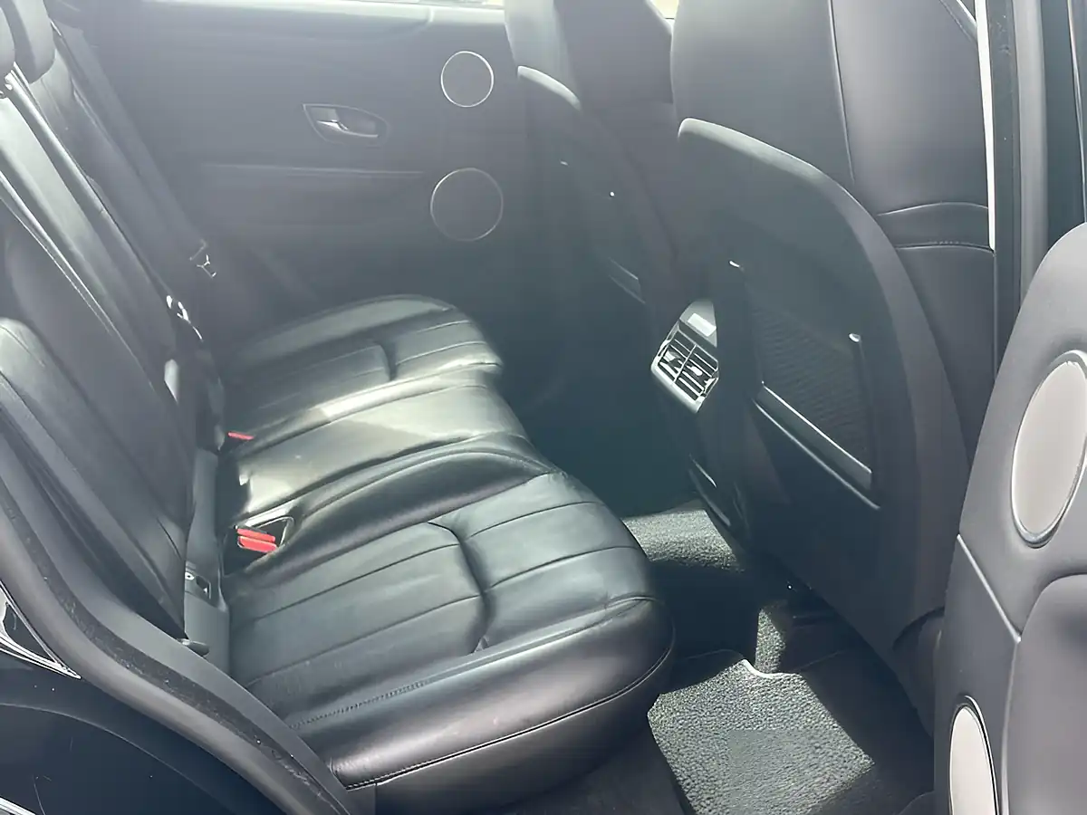 Used 2018 Land Rover Range Rover Evoque Se Black - Interior and Exterior details 17