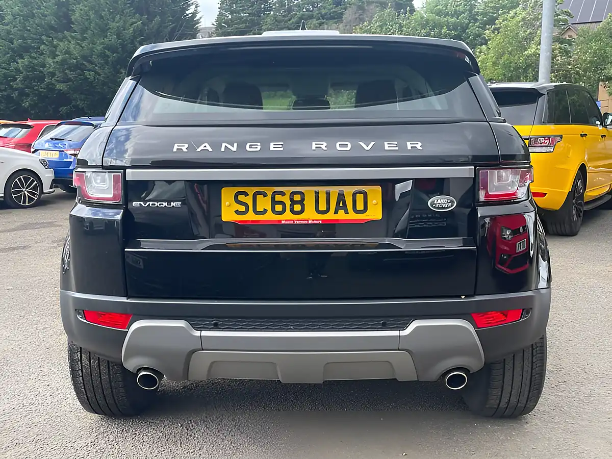 Used 2018 Land Rover Range Rover Evoque Se Black - Interior and Exterior details 9