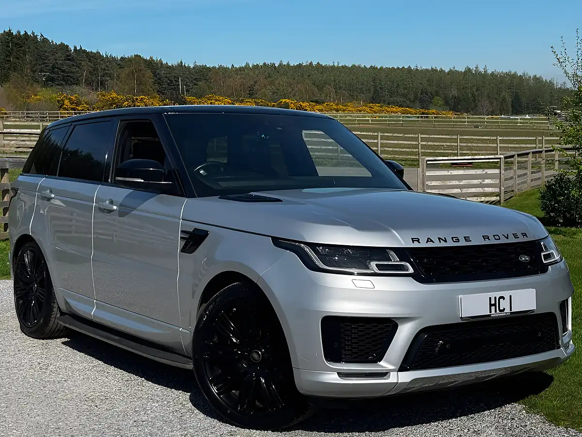Used 2018 Land Rover Range Rover Evoque Se Black - Interior and Exterior details 9