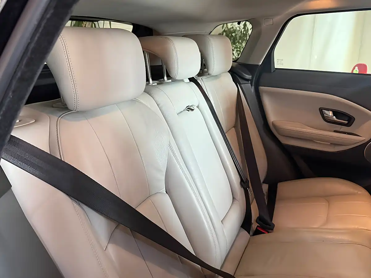 Used 2018 Land Rover Range Rover Evoque Se Black - Interior and Exterior details 12