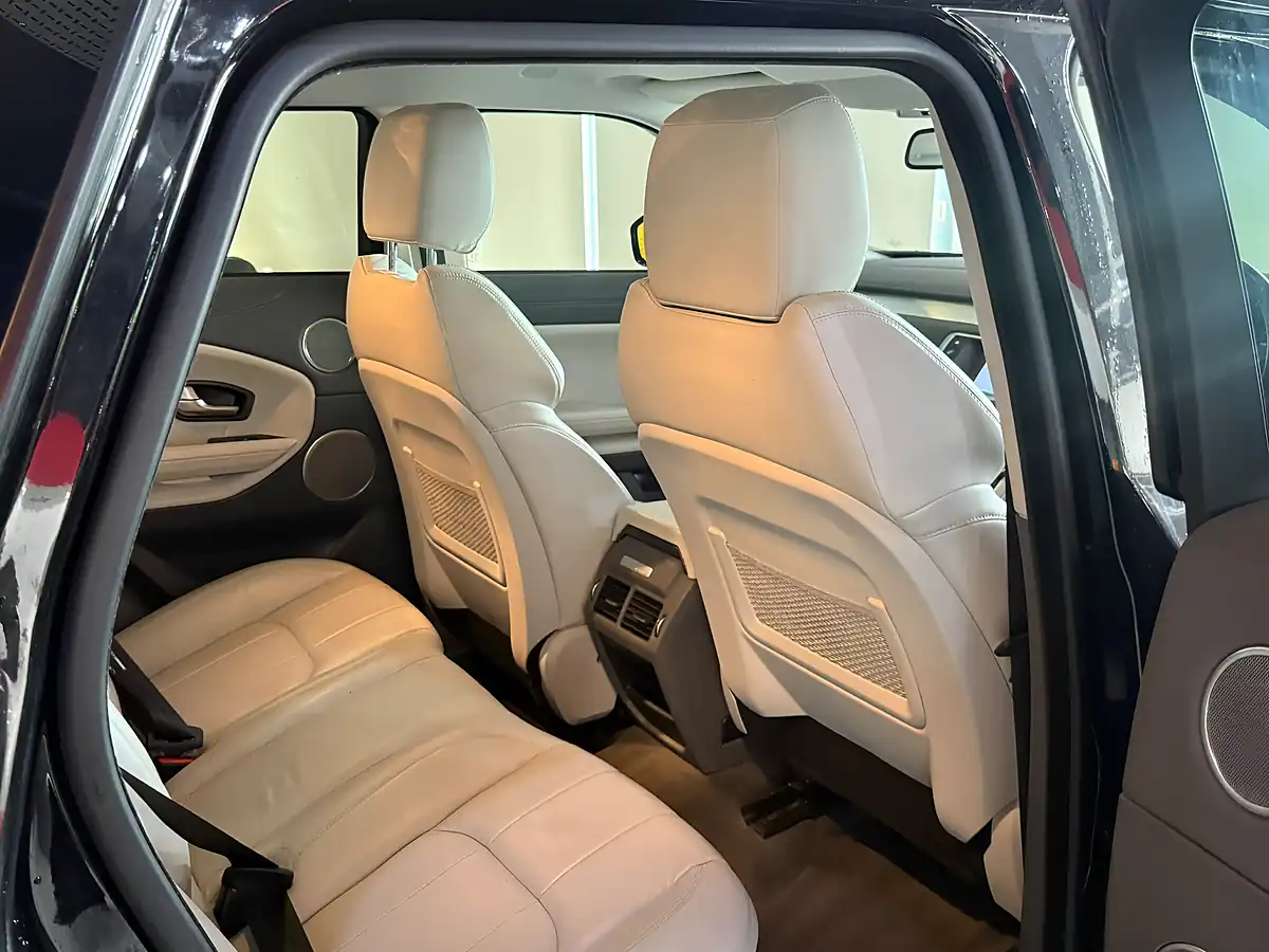 Used 2018 Land Rover Range Rover Evoque Se Black - Interior and Exterior details 13