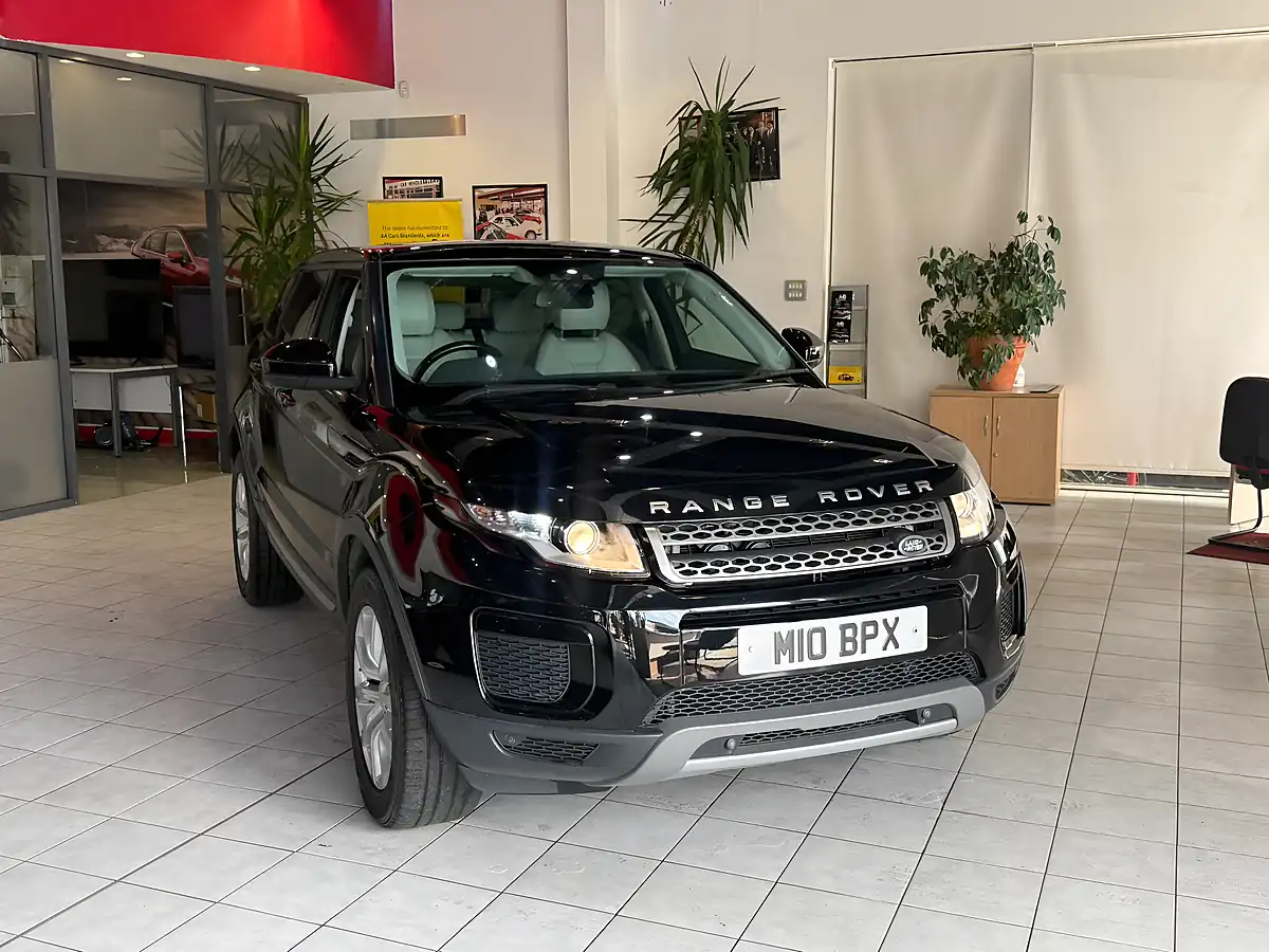 Used 2018 Land Rover Range Rover Evoque Se Black - Interior and Exterior details 2