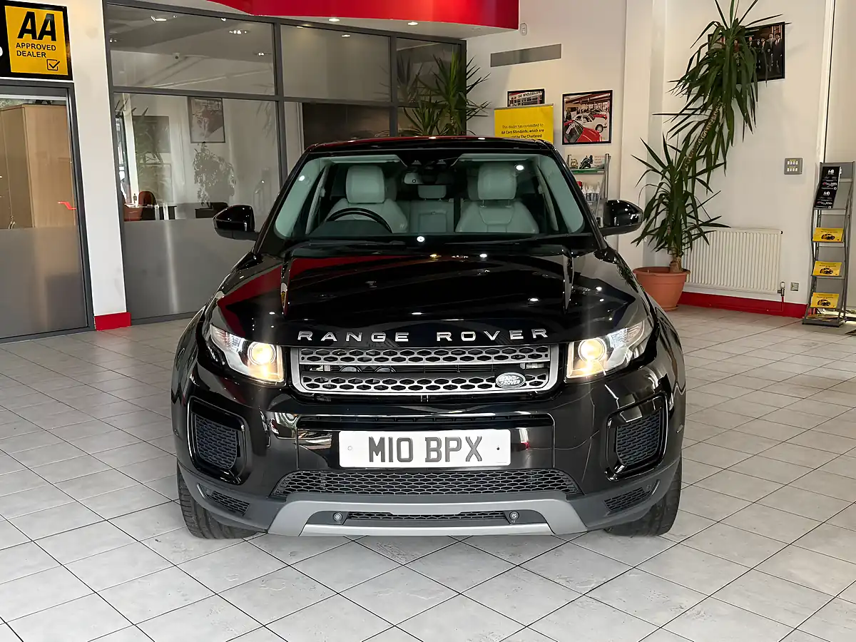 Used 2018 Land Rover Range Rover Evoque Se Black - Interior and Exterior details 4