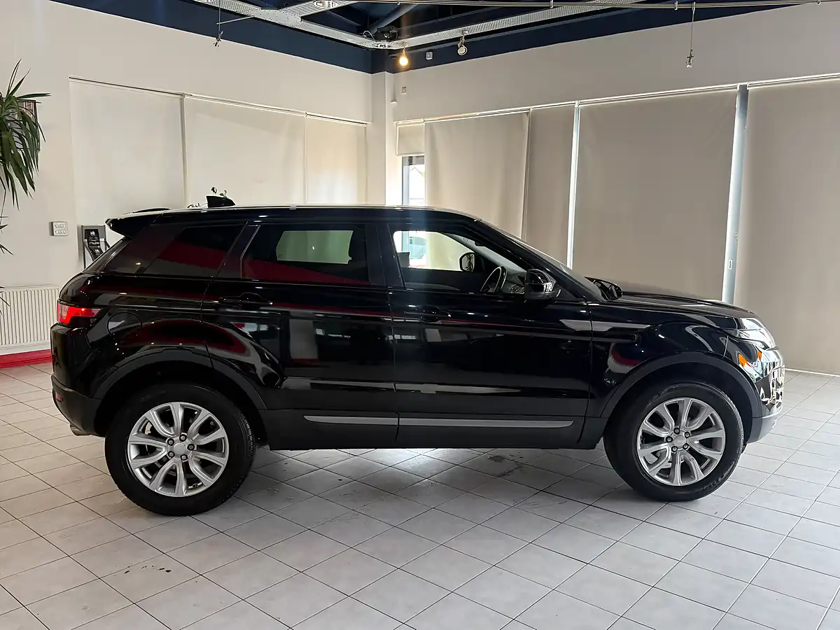Used 2018 Land Rover Range Rover Evoque Se Black - Interior and Exterior details 6