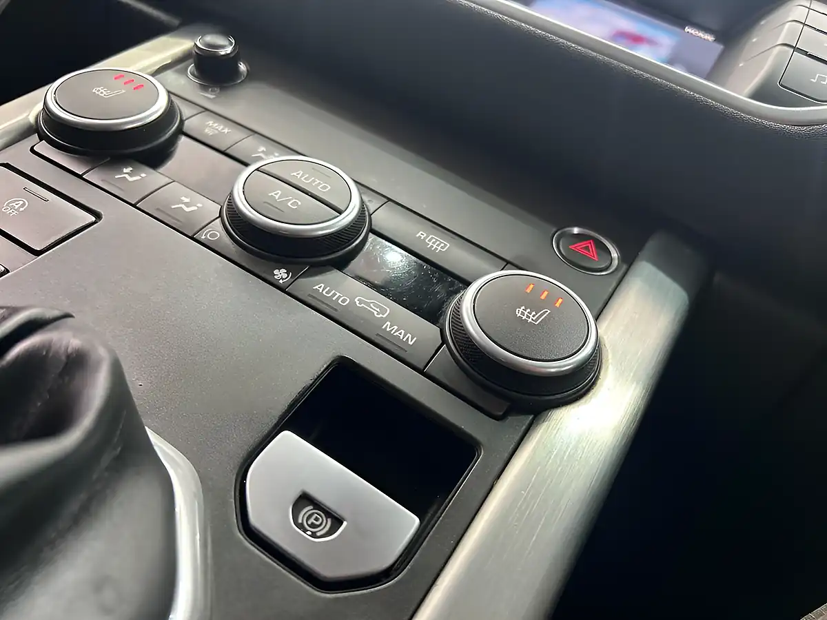 Used 2018 Land Rover Range Rover Evoque Se Black - Interior and Exterior details 16