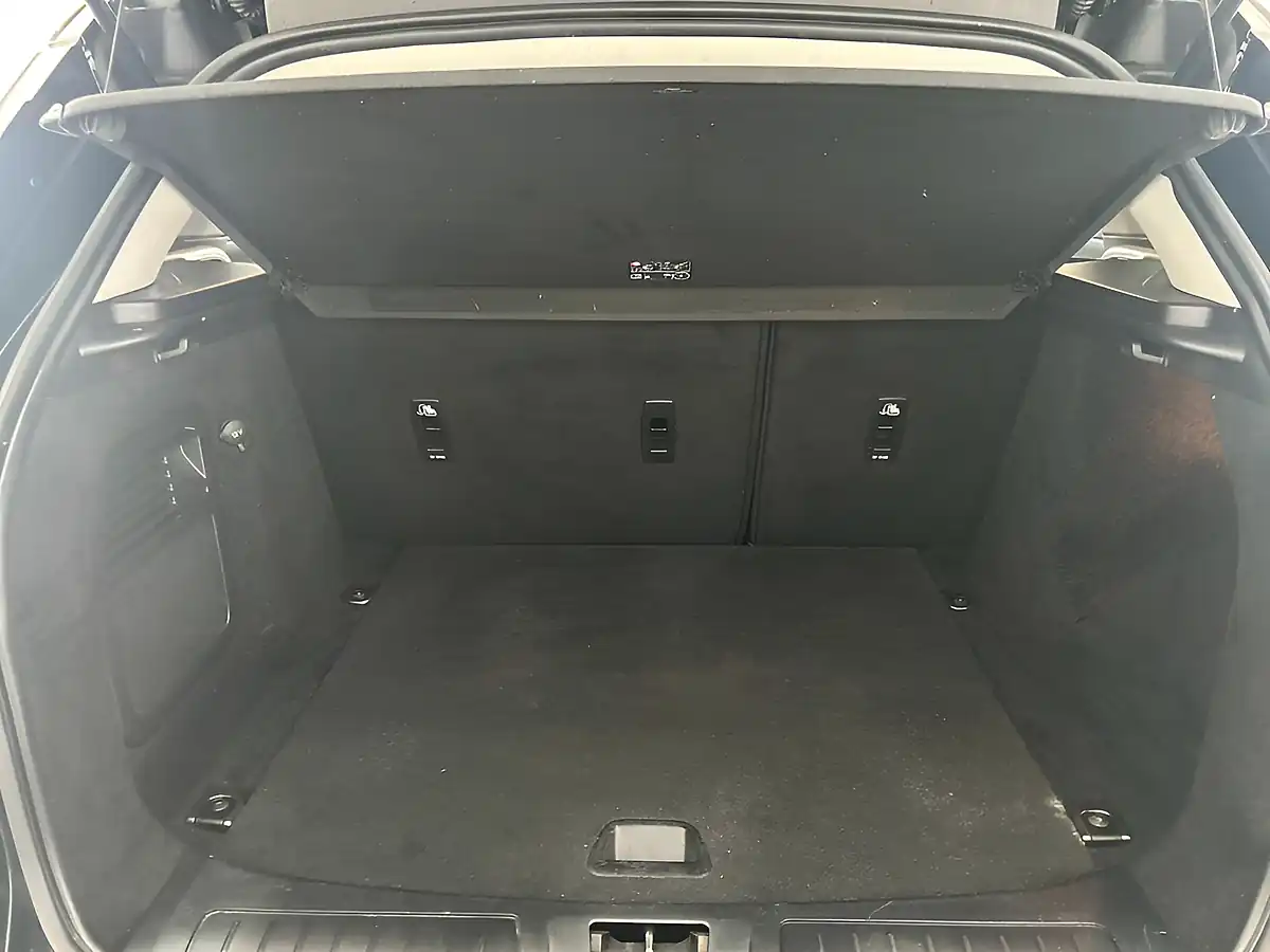 Used 2018 Land Rover Range Rover Evoque Se Black - Interior and Exterior details 19