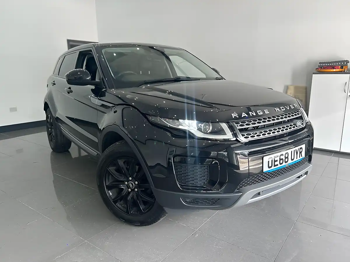 Used 2018 Land Rover Range Rover Evoque Se Black - Interior and Exterior details 9