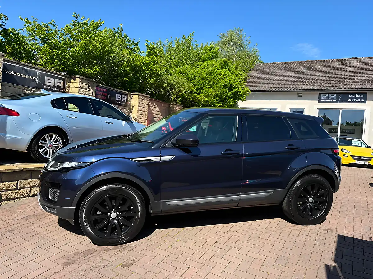 Used 2018 Land Rover Range Rover Evoque Se Blue - Interior and Exterior details 5