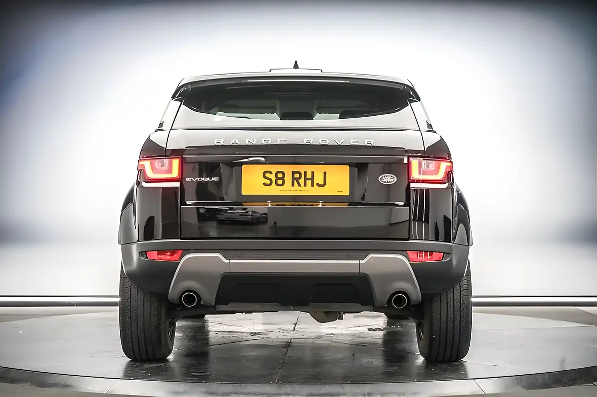 Used 2018 Land Rover Range Rover Evoque Se Tech Black - Interior and Exterior details 10