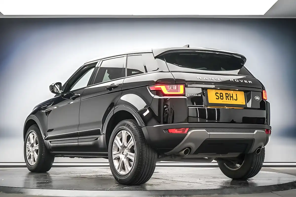 Used 2018 Land Rover Range Rover Evoque Se Tech Black - Interior and Exterior details 7