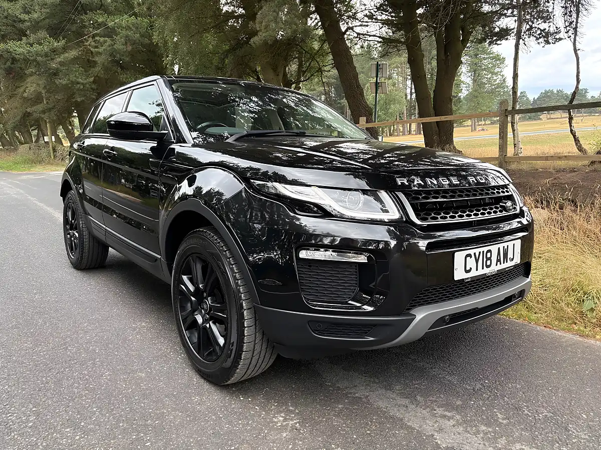 Used 2018 Land Rover Range Rover Evoque Se Tech Black - Front View