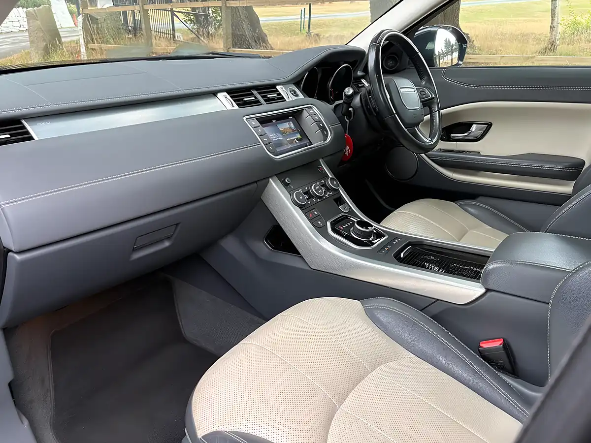 Used 2018 Land Rover Range Rover Evoque Se Tech Black - Interior and Exterior details 14