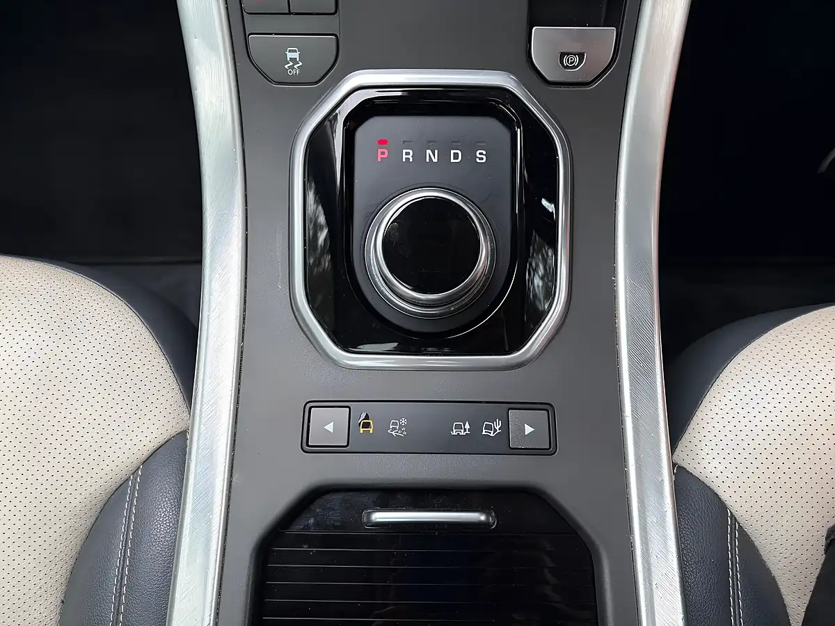 Used 2018 Land Rover Range Rover Evoque Se Tech Black - Interior and Exterior details 17