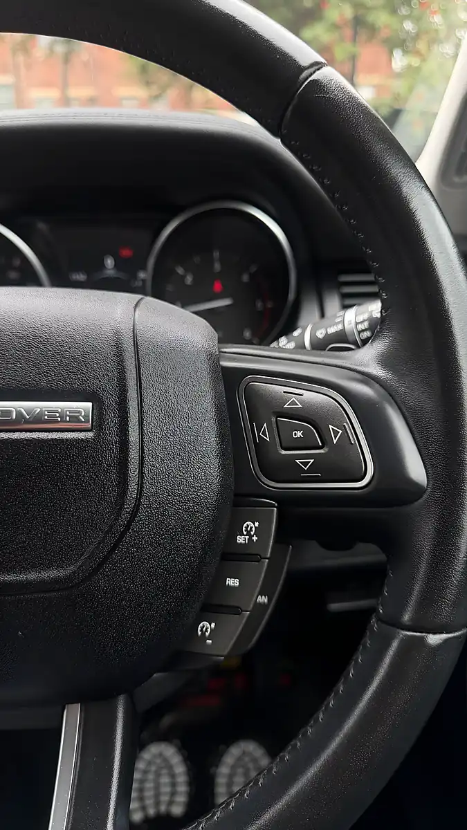 Used 2018 Land Rover Range Rover Evoque Se Tech Black - Interior and Exterior details 18
