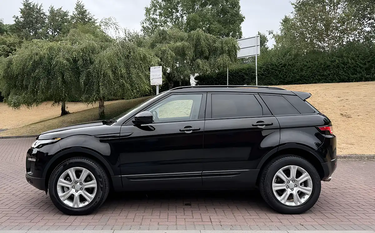 Used 2018 Land Rover Range Rover Evoque Se Tech Black - Interior and Exterior details 6