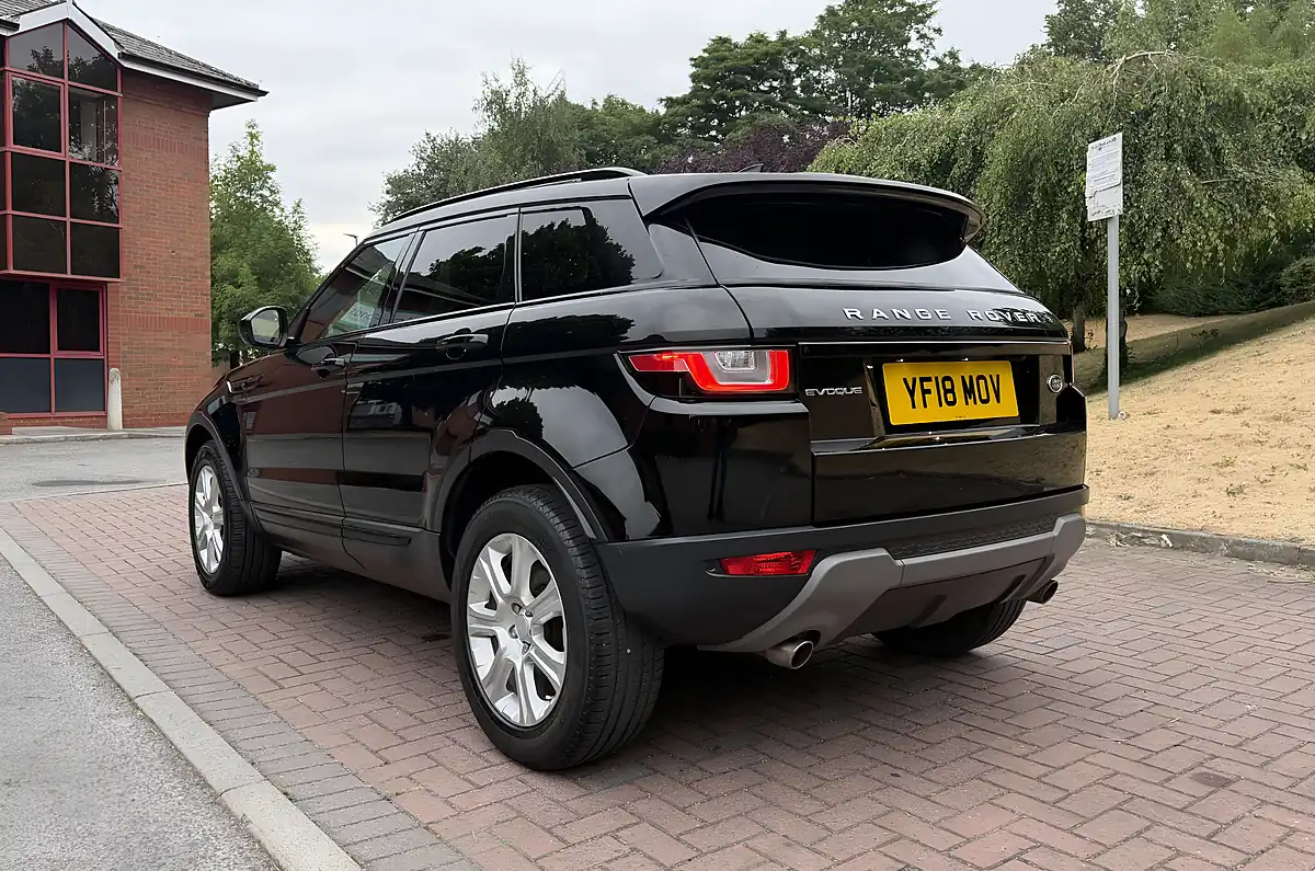 Used 2018 Land Rover Range Rover Evoque Se Tech Black - Interior and Exterior details 7
