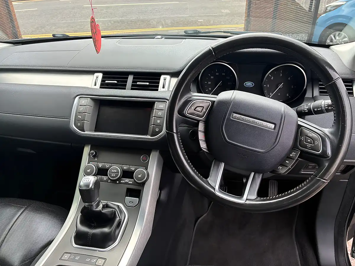 Used 2018 Land Rover Range Rover Evoque Se Tech Black - Interior and Exterior details 10