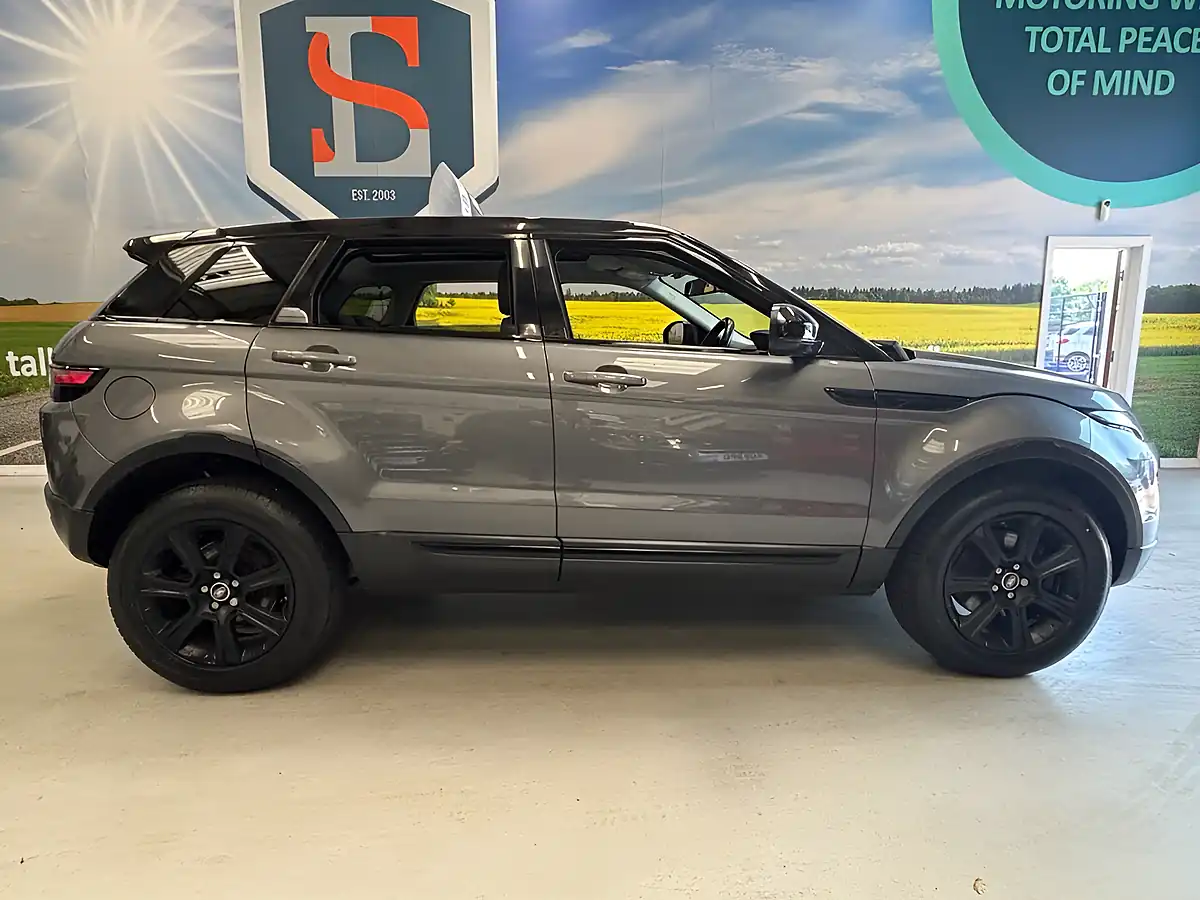 Used 2018 Land Rover Range Rover Evoque Se Tech Grey - Interior and Exterior details 4