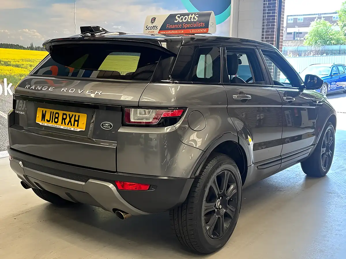 Used 2018 Land Rover Range Rover Evoque Se Tech Grey - Interior and Exterior details 5