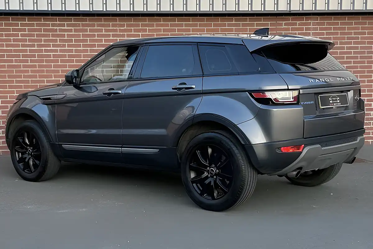 Used 2018 Land Rover Range Rover Evoque Se Tech Grey - Interior and Exterior details 15