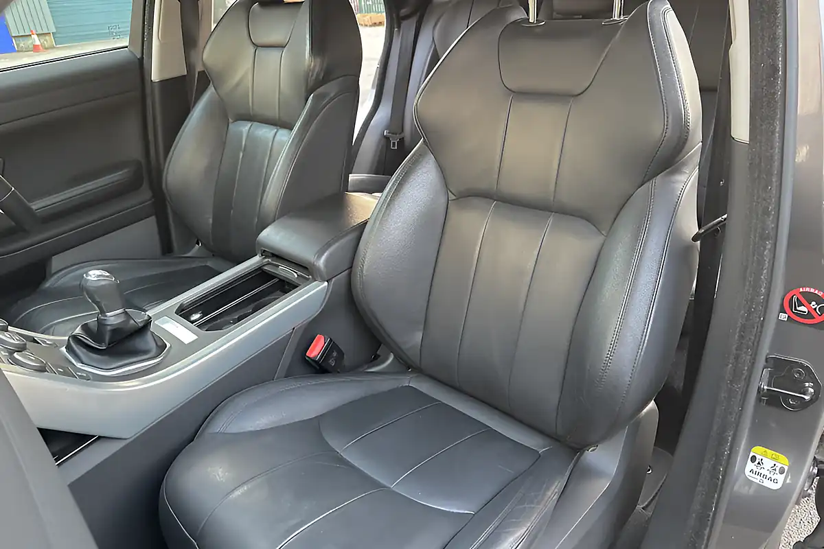 Used 2018 Land Rover Range Rover Evoque Se Tech Grey - Interior and Exterior details 6