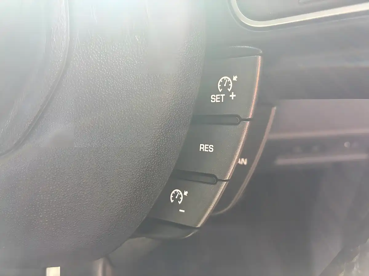 Used 2018 Land Rover Range Rover Evoque Se Tech Grey - Interior and Exterior details 14