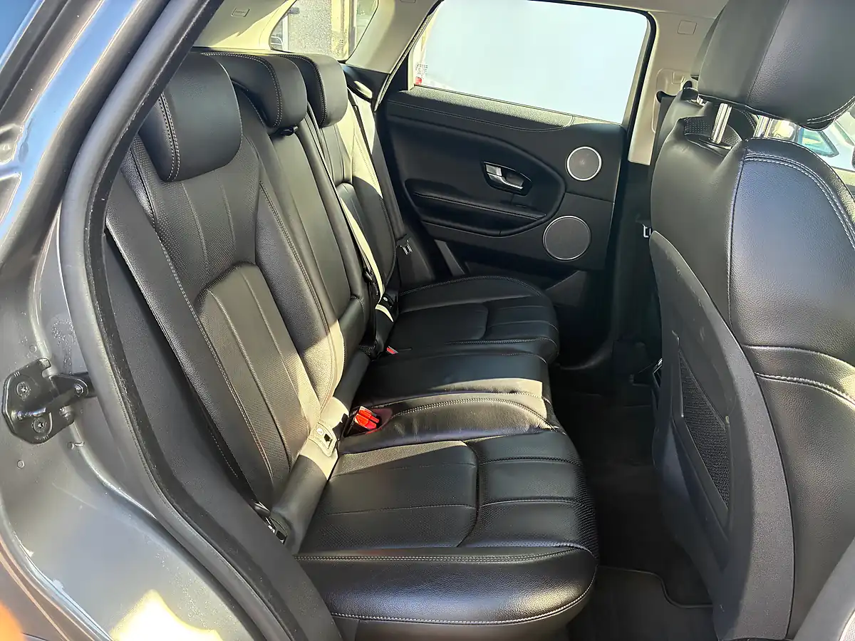 Used 2018 Land Rover Range Rover Evoque Se Tech Grey - Interior and Exterior details 15