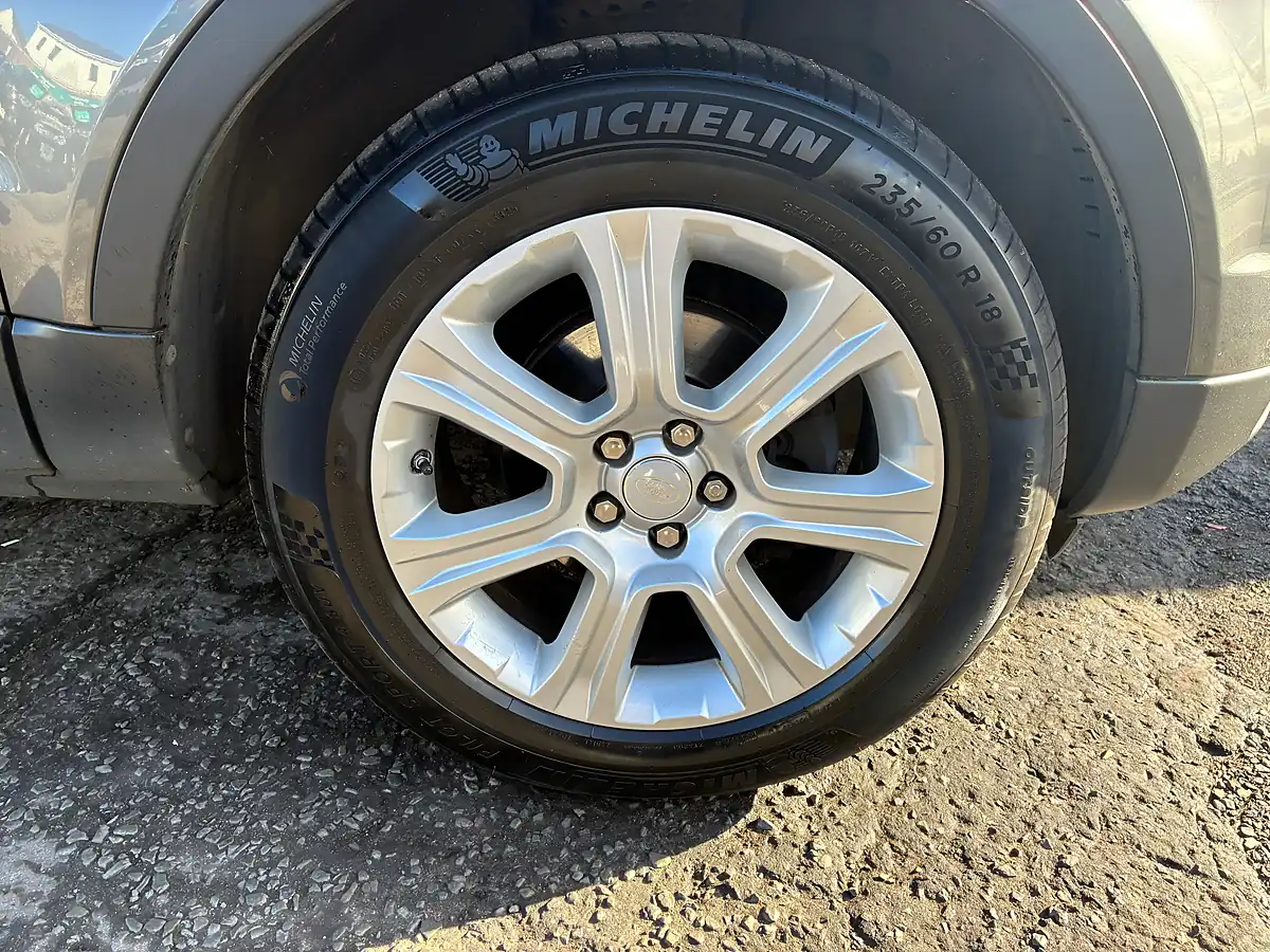 Used 2018 Land Rover Range Rover Evoque Se Tech Grey - Interior and Exterior details 18