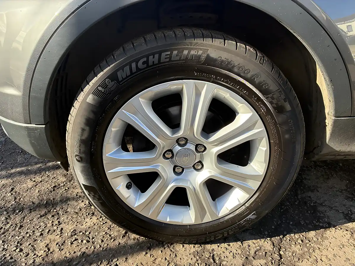 Used 2018 Land Rover Range Rover Evoque Se Tech Grey - Interior and Exterior details 20
