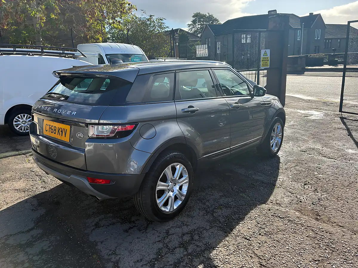 Used 2018 Land Rover Range Rover Evoque Se Tech Grey - Interior and Exterior details 3