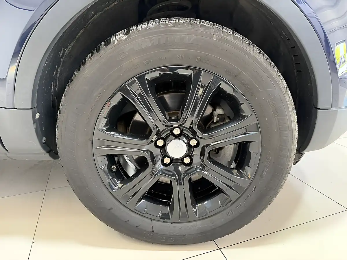 Used 2018 Land Rover Range Rover Evoque Se Tech Loire Blue - Interior and Exterior details 11