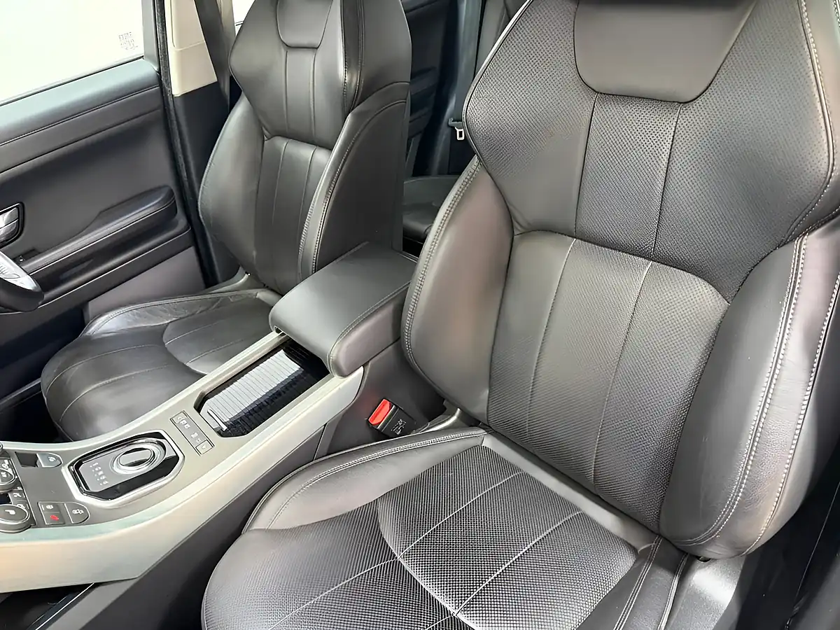 Used 2018 Land Rover Range Rover Evoque Se Tech Loire Blue - Interior and Exterior details 15