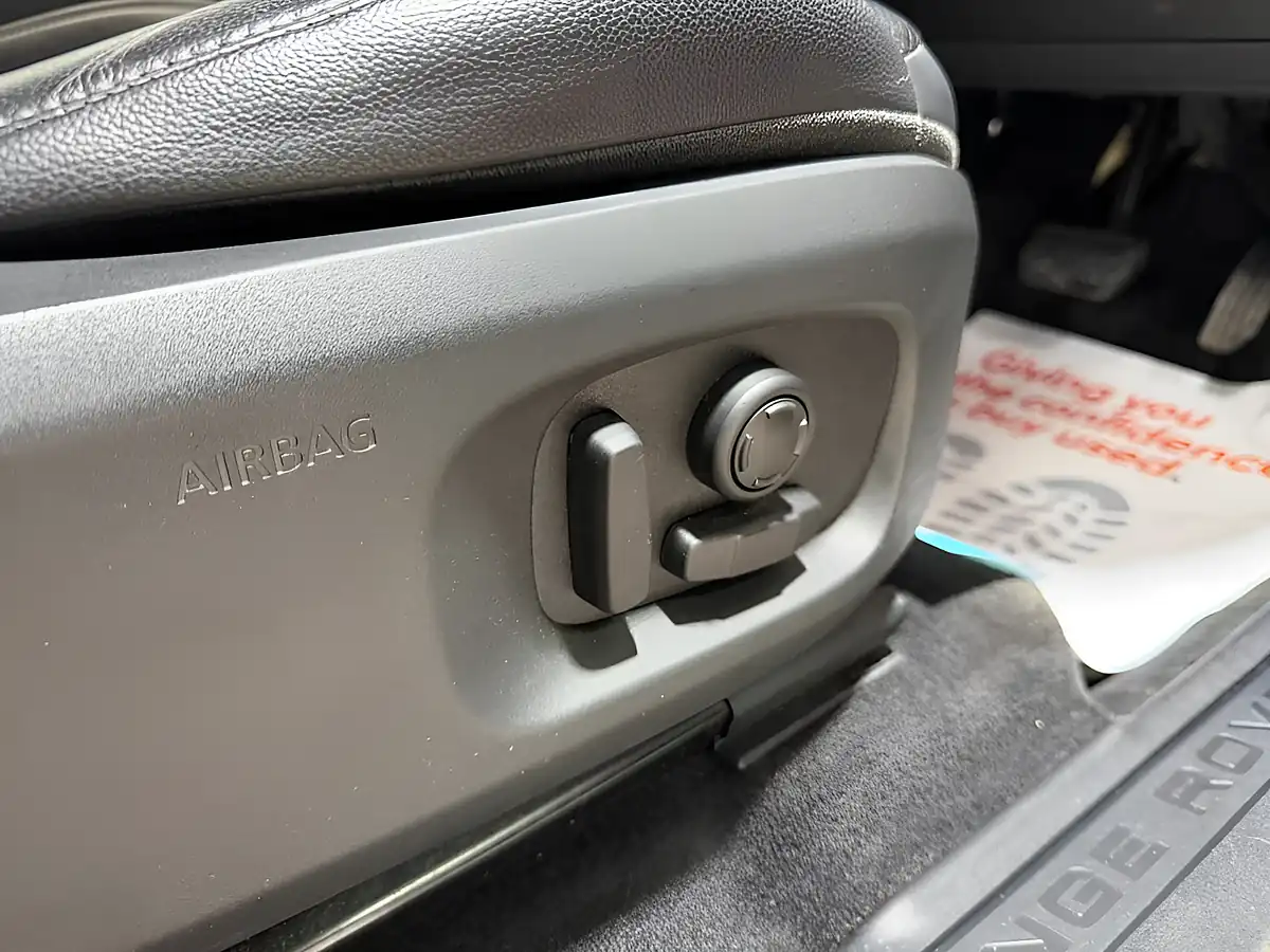 Used 2018 Land Rover Range Rover Evoque Se Tech Loire Blue - Interior and Exterior details 16