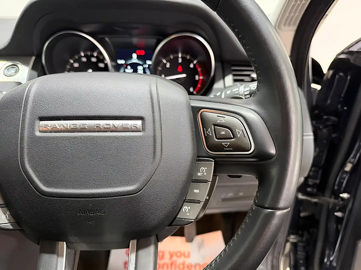 Used 2018 Land Rover Range Rover Evoque Se Tech Loire Blue - Interior and Exterior details 18