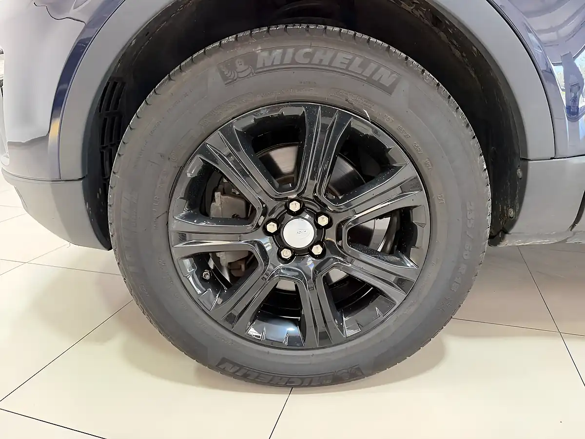 Used 2018 Land Rover Range Rover Evoque Se Tech Loire Blue - Interior and Exterior details 5