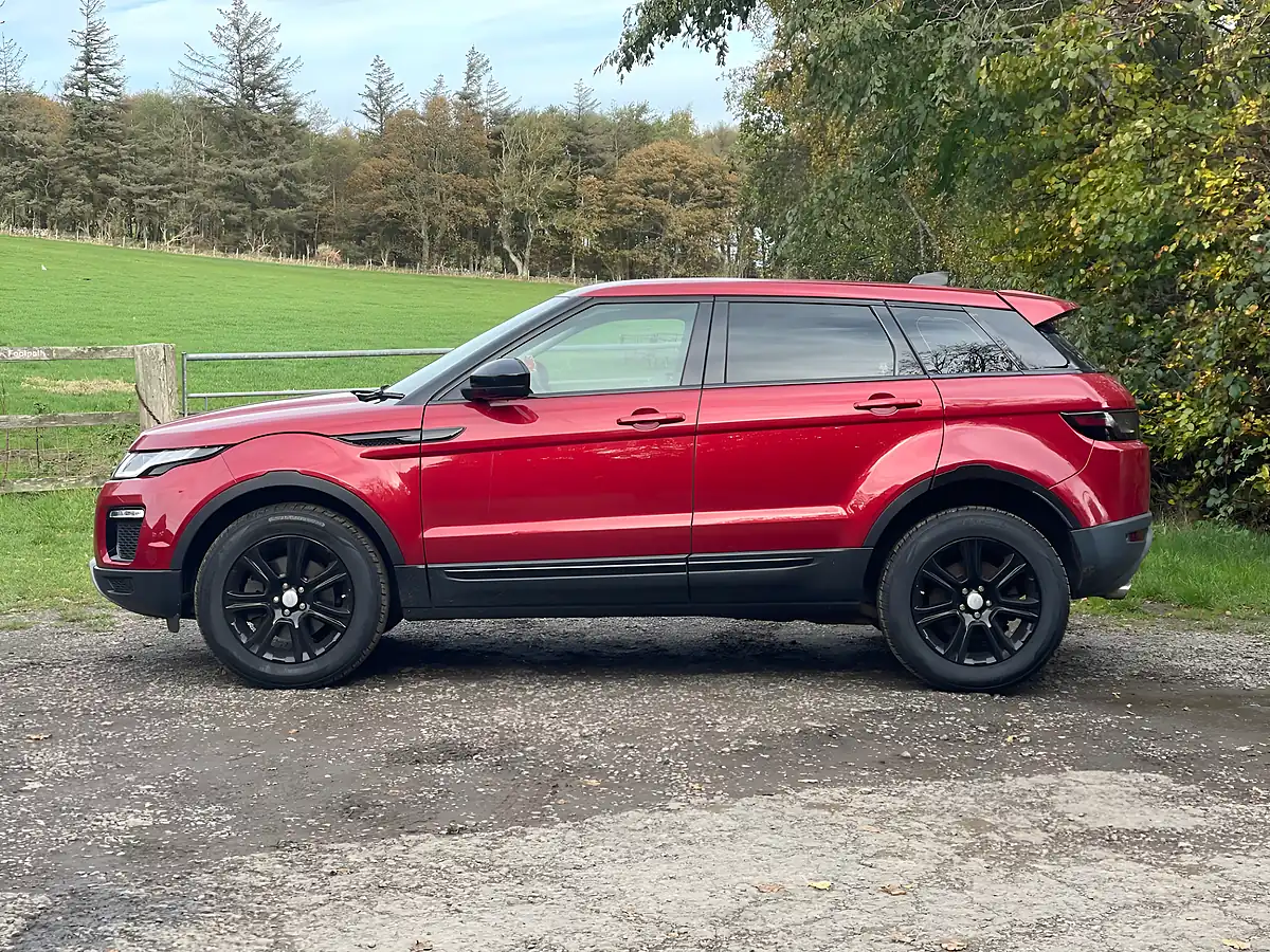 Used 2018 Land Rover Range Rover Evoque Se Tech Red - Interior and Exterior details 4