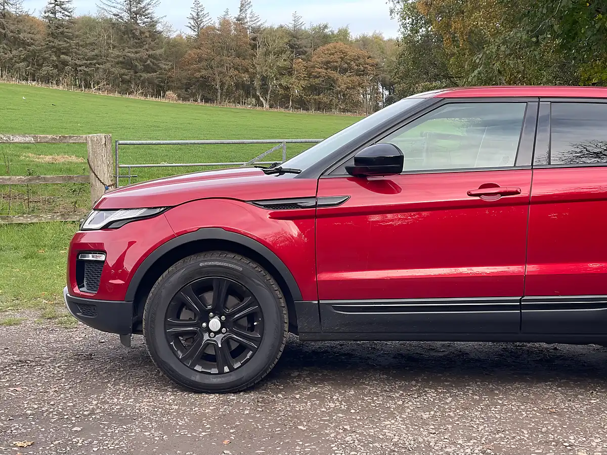 Used 2018 Land Rover Range Rover Evoque Se Tech Red - Interior and Exterior details 5