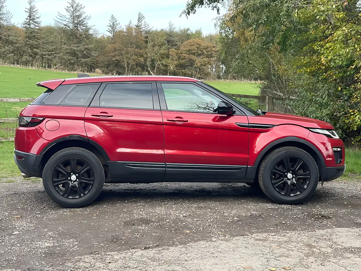 Used 2018 Land Rover Range Rover Evoque Se Tech Red - Interior and Exterior details 7