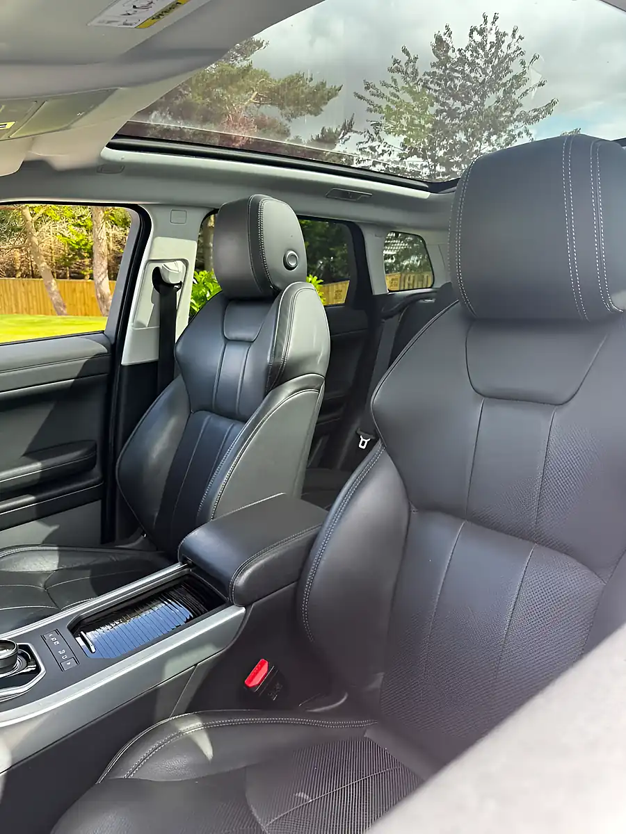 Used 2018 Land Rover Range Rover Evoque Se Tech Red - Interior and Exterior details 14