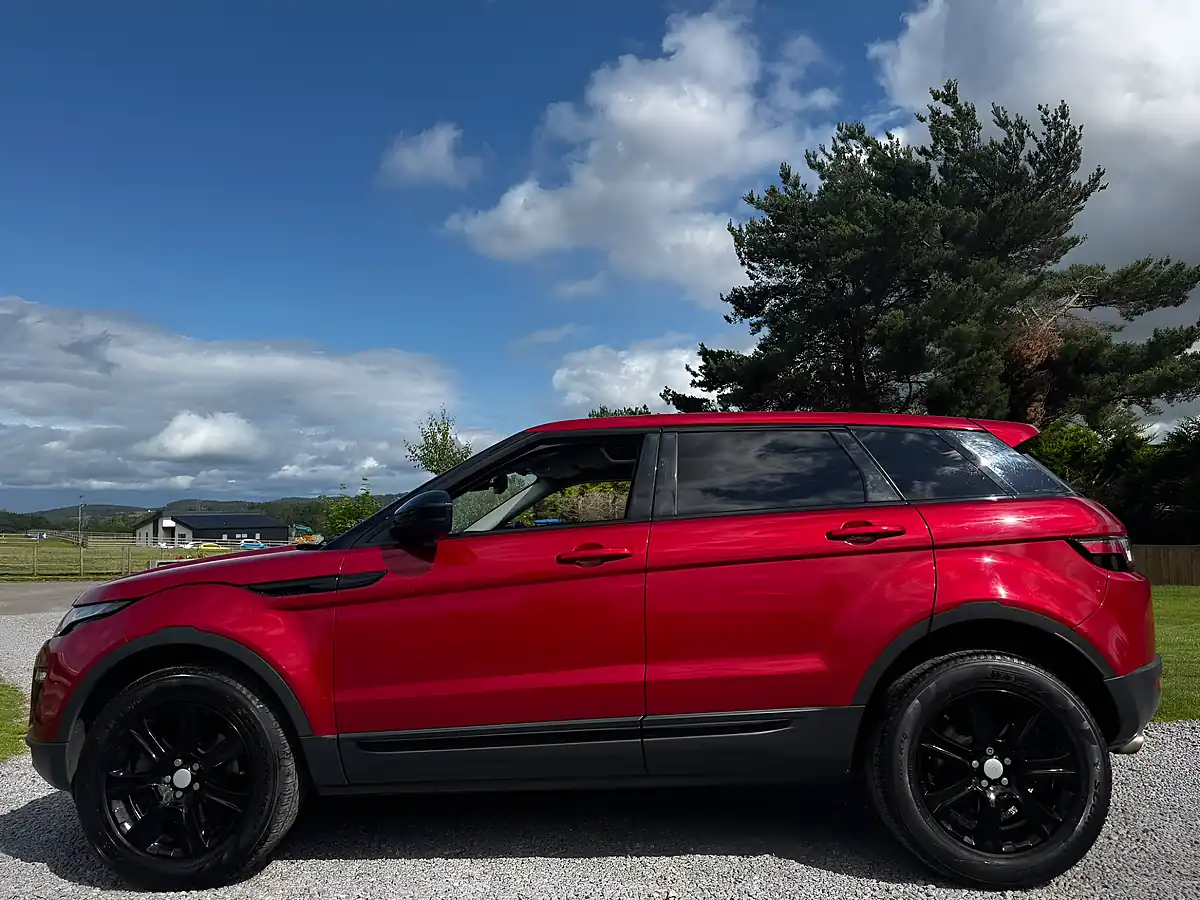 Used 2018 Land Rover Range Rover Evoque Se Tech Red - Interior and Exterior details 4