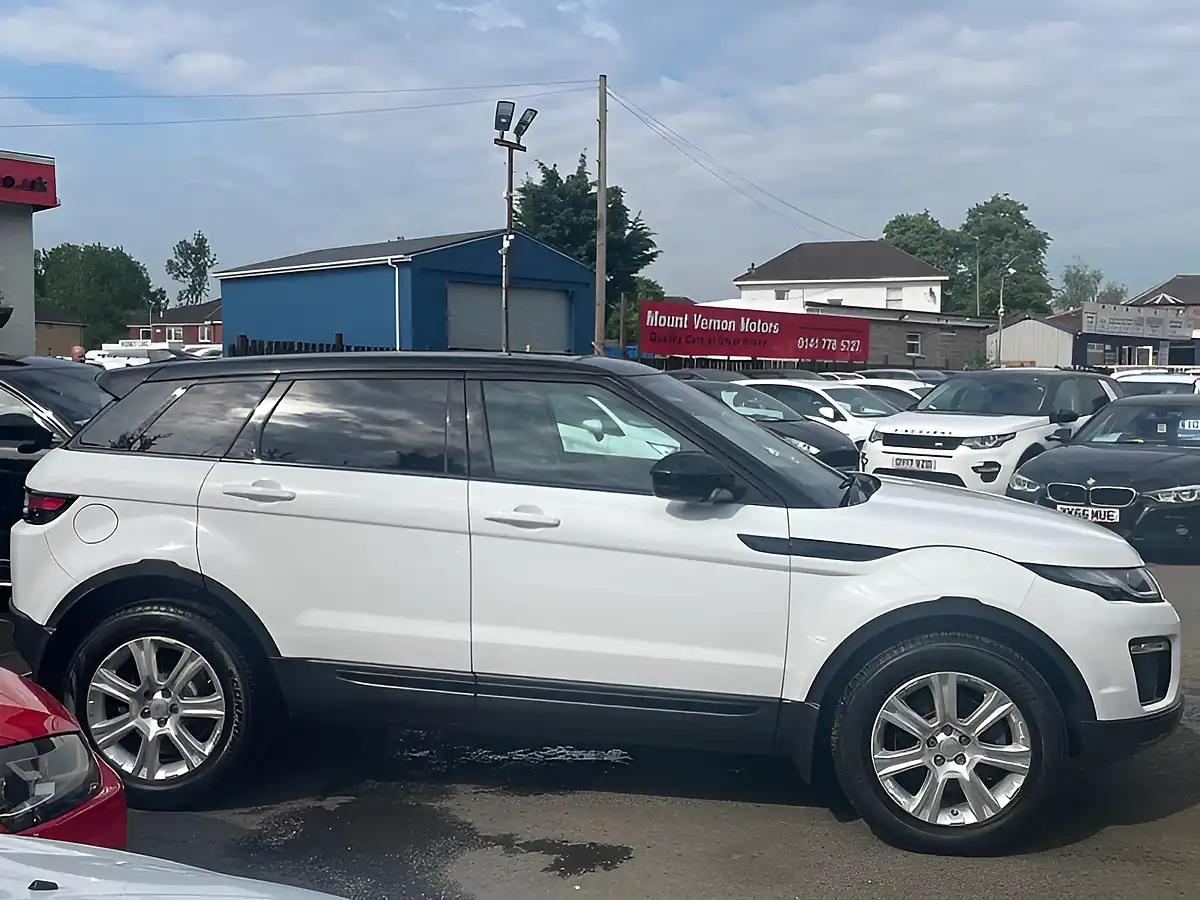 Used 2018 Land Rover Range Rover Evoque Se Tech White - Interior and Exterior details 12